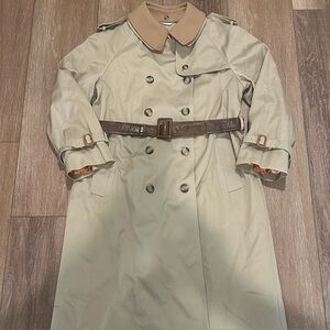 Vintage Evan Picone Tan Raincoat With Lining